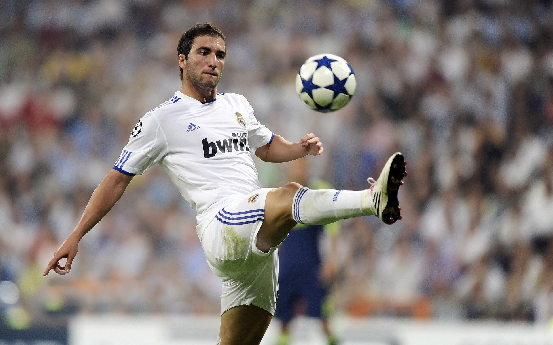 kaiyun sports-英超冲刺激烈：悬念升腾，精彩不断！，英超prizm choice